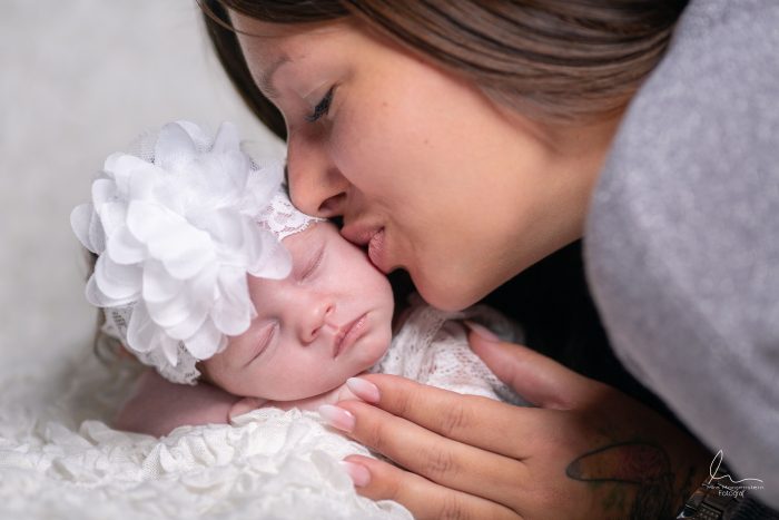 fotograf novorozence Fotograf newborn miminek těhu těhotenské foto Profesionální fotograf s atelierem Most