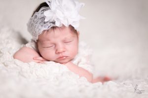 fotograf novorozence Fotograf newborn miminek těhu těhotenské foto Profesionální fotograf s atelierem Most