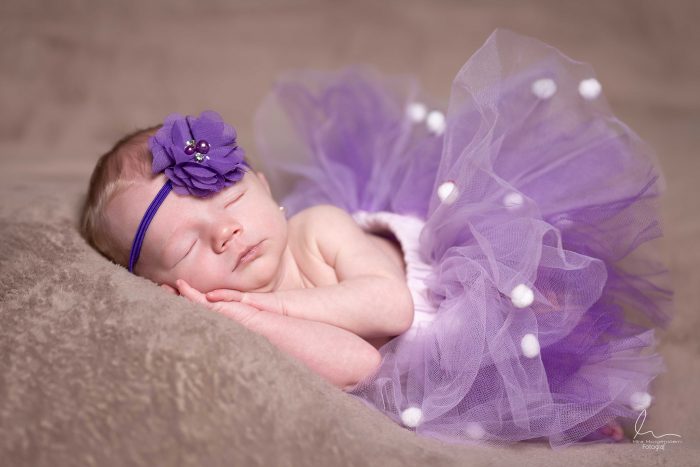 fotograf novorozence Fotograf newborn miminek těhu těhotenské foto Profesionální fotograf s atelierem Most