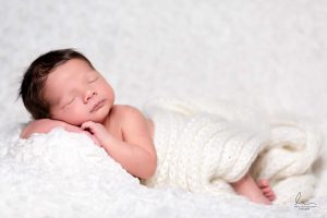 fotograf novorozence Fotograf newborn miminek těhu těhotenské foto Profesionální fotograf s atelierem Most