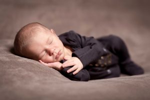 Fotograf newborn miminek těhu těhotenské foto Profesionální fotograf s atelierem Most