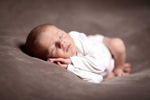 Fotograf newborn miminek těhu těhotenské foto Profesionální fotograf s atelierem Most