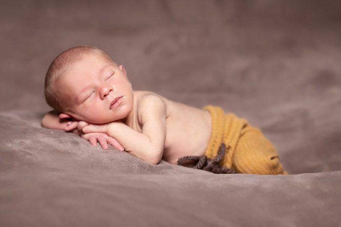 Fotograf newborn miminek těhu těhotenské foto Profesionální fotograf s atelierem Most